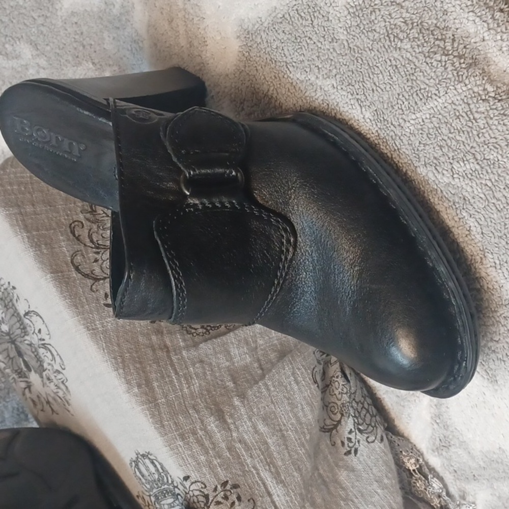 born. Women's Black Heeled Mules Size 6 - Picture 12 of 14